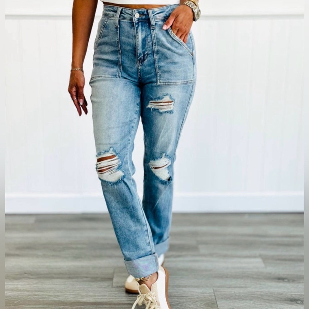 NWT - Judy Blue - Distressed Boyfriend Fit High Waist Jeans - Woman's Size 0/24